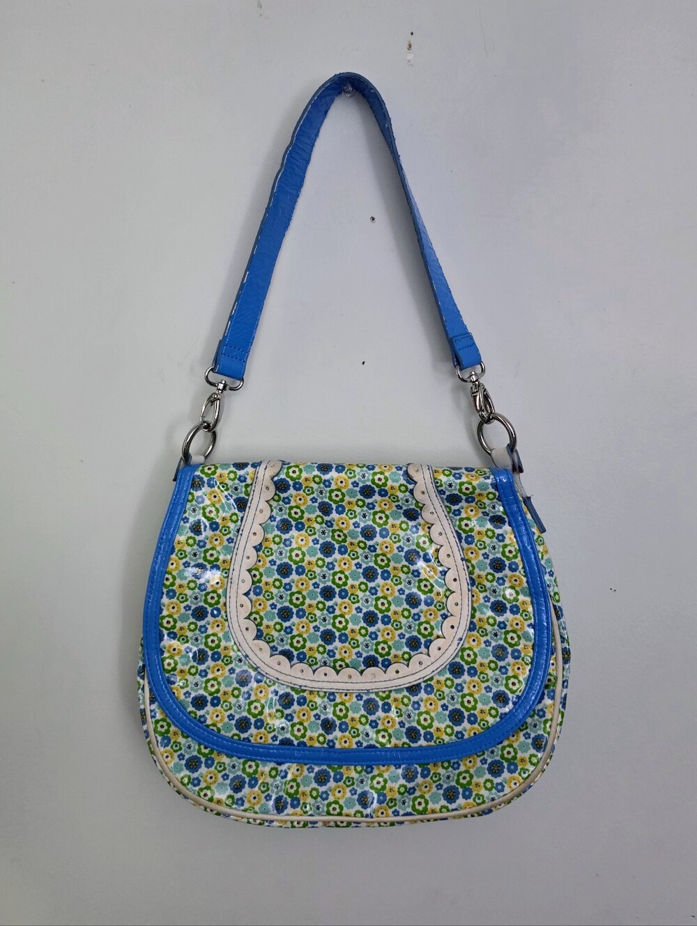 Frill Vera Bradley Blue Floral Vinyl Purse